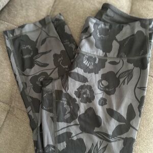 Lululemon Athletica Gray Camouflage Capris Relaxed Fit